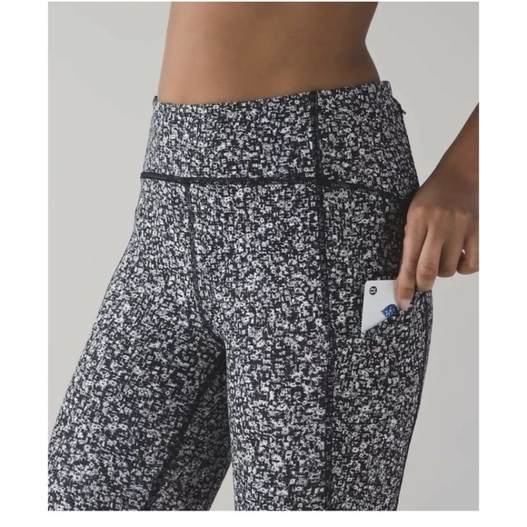 Lululemon Athletica cropped daisy dust leggings - Picture 2 of 12